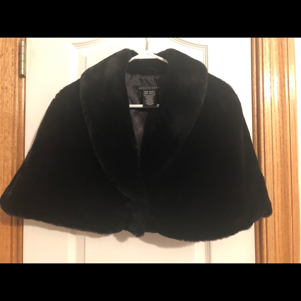 Black Fur Short Cape